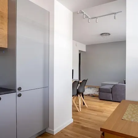 Perfect Location, Air-conditioning, Big Balcony, Private Parking! * Parnu